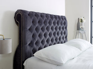 Tokyo Chesterfield Swan Bed