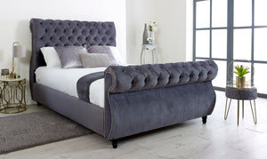 Tokyo Chesterfield Swan Bed